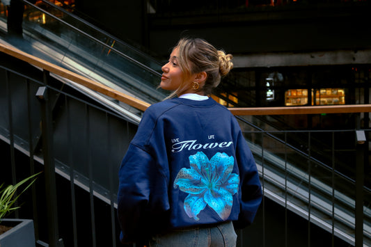 POLERON 80'S (FLOWERS) AZUL SIN GORRO